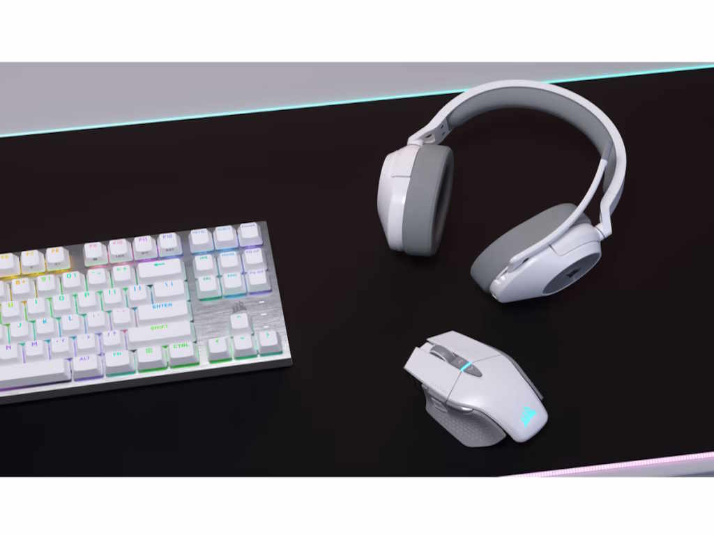 Bezicne_gaming_slusalice_Corsair_HS55_Wireless,_bijele_0.jpg