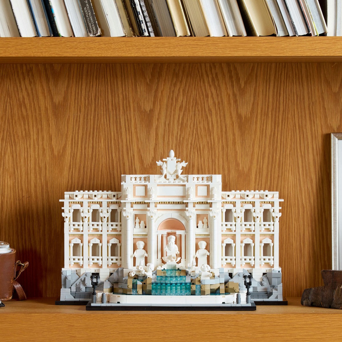 LEGO®_ARCHITECTURE_21062_Fontana_di_Trevi_2.jpg