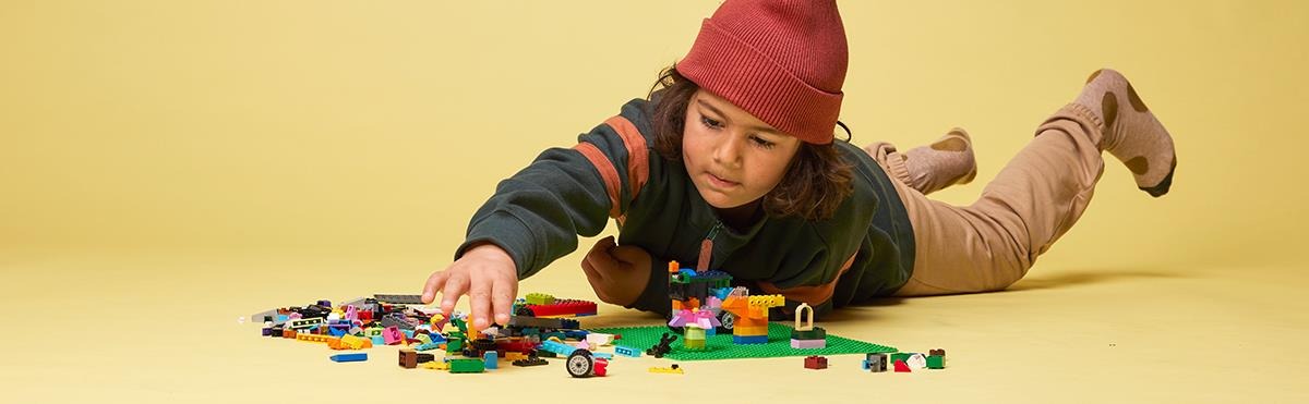 LEGO®_CLASSIC_11023_Zelena_podloga_0.jpg