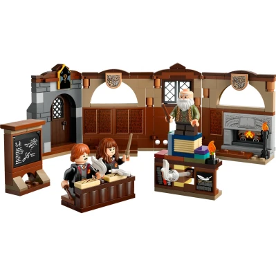 LEGO®_HARRY_POTTER™_76442_Dvorac_Hogwarts™__sat_Carolija_0.jpg