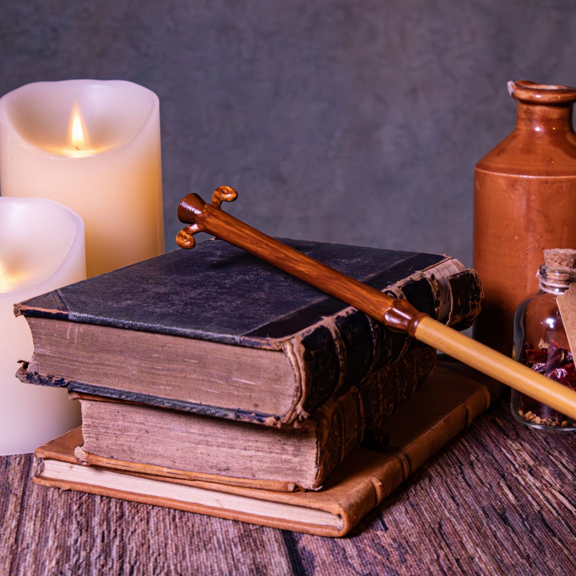 Figurica_Noble_Collection___HARRY_POTTER_GILDEROY_LOCKHART_WAND_IN_OLLIVANDERS_BOX_0.jpg