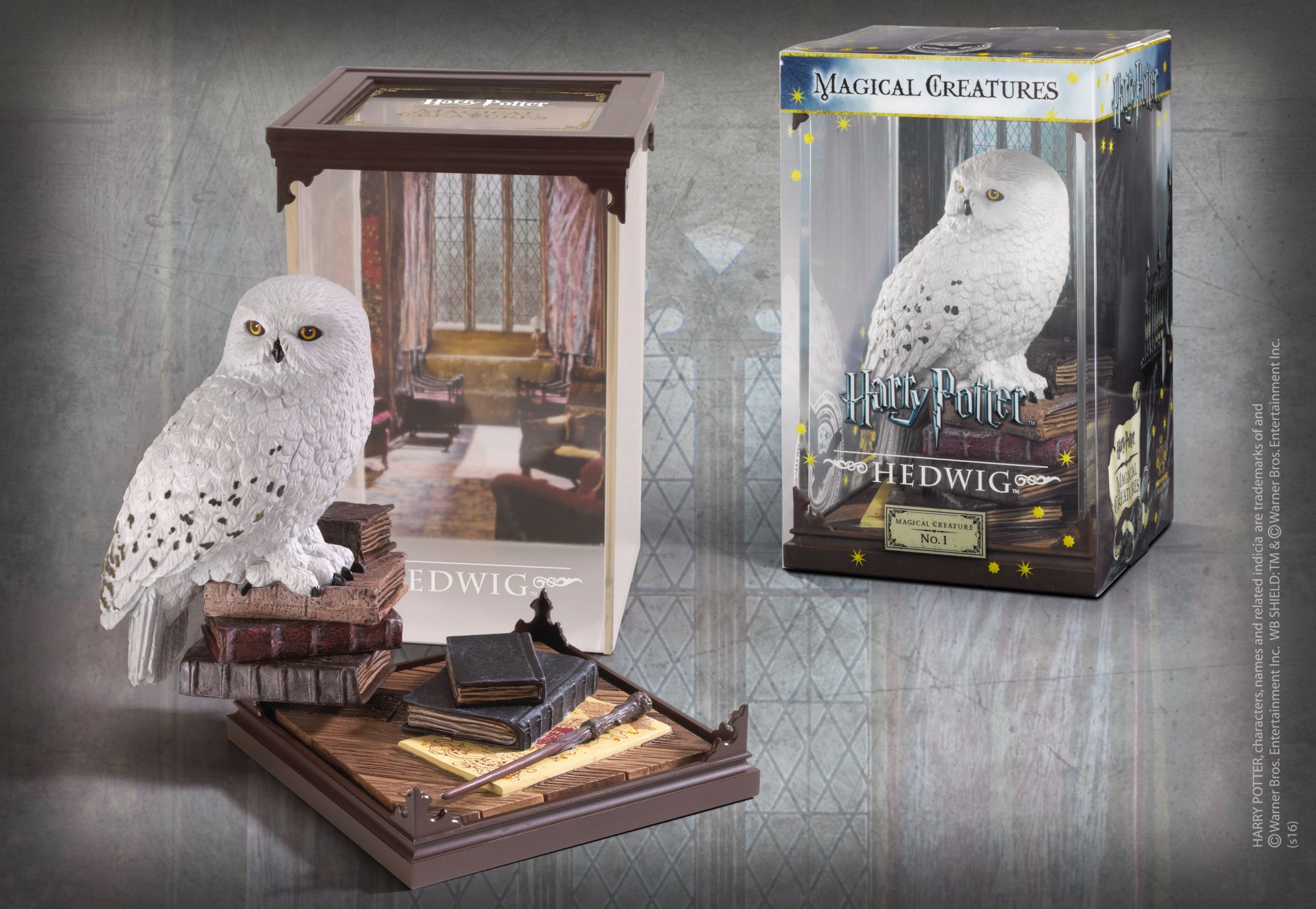 Figurica_Noble_Collection___HARRY_POTTER___MAGICAL_CREATURES___HEDWIG_1.jpg