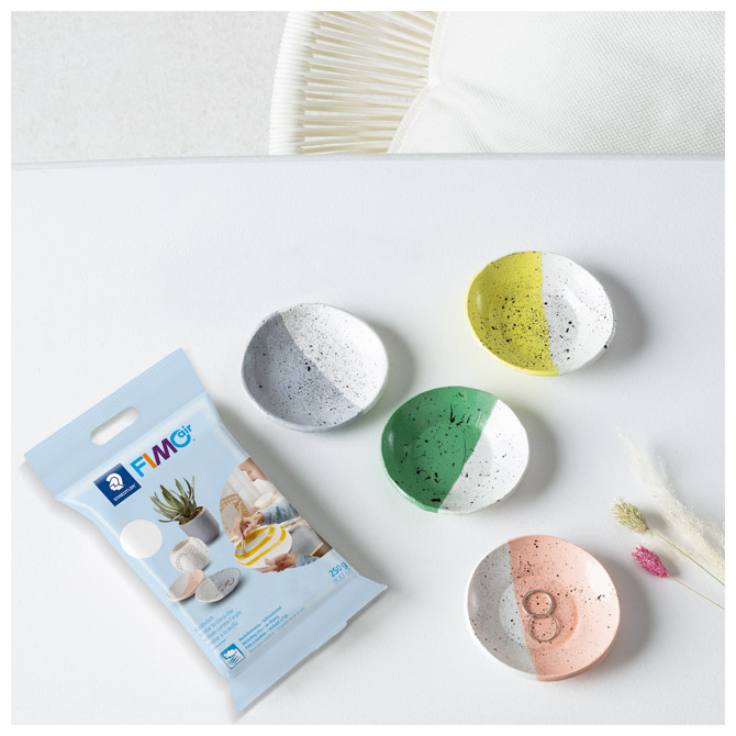 Glinamol_0,5kg_Fimo_Air_Basic,_bijeli,_Staedtler_8100_0_0.jpg