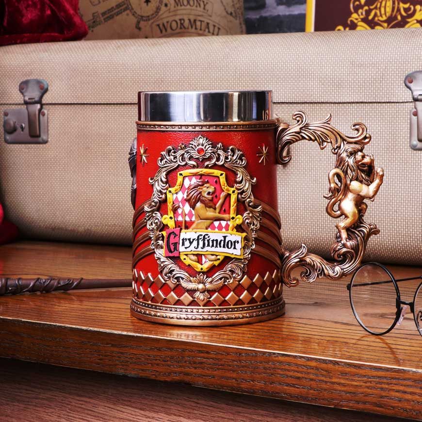 Kolekcionarska_salica_Nemesis_Now_HARRY_POTTER_GRYFFINDOR_COLLECTABLE_TANKARD_15_5CM_0.jpg