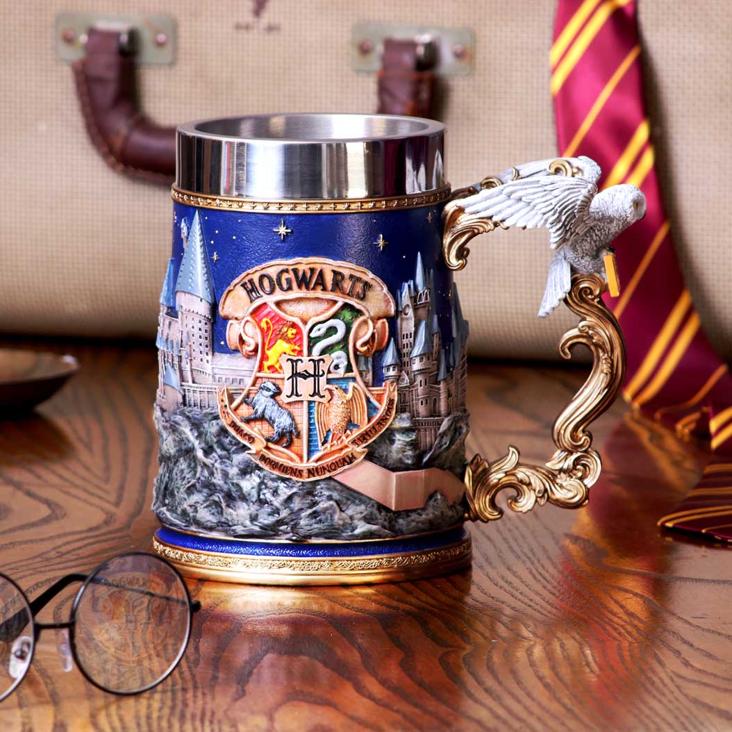 Kolekcionarska_salica_Nemesis_Now_Harry_Potter_Hogwarts_Collectible_Tankard_15_5cm_0.jpg