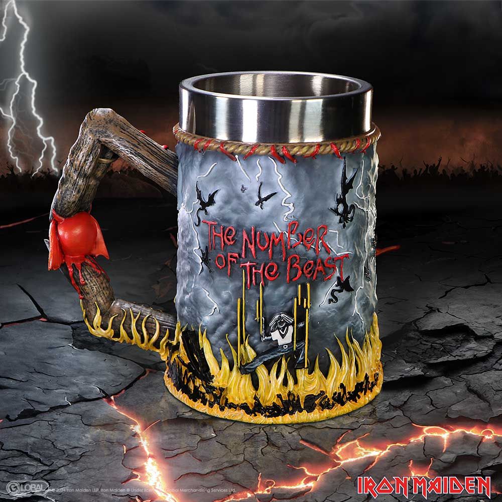 Kolekcionarska_salica_Nemesis_Now_IRON_MAIDEN_THE_NUMBER_OF_THE_BEAST_TANKARD_16CM_0.jpg