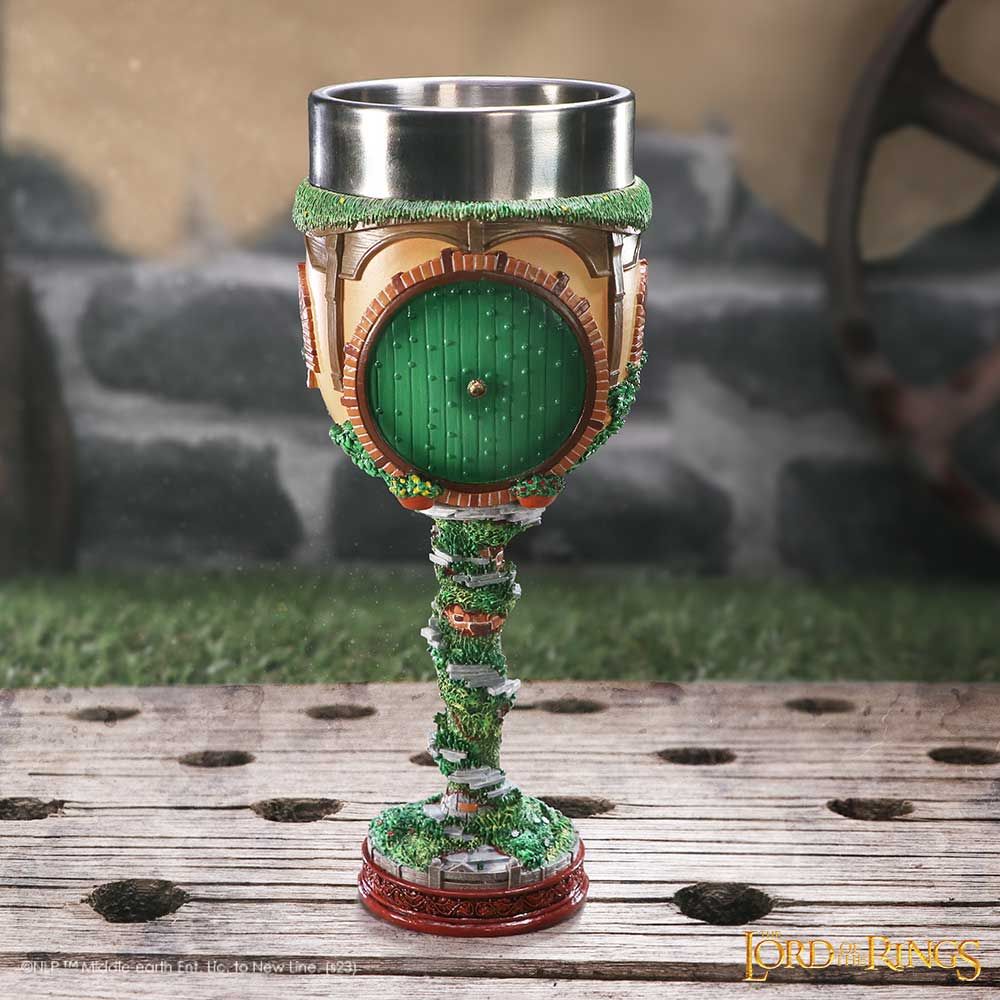 Kolekcionarski_pehar_Nemesis_Now_LORD_OF_THE_RINGS_THE_SHIRE_GOBLET_19_3CM_0.jpg