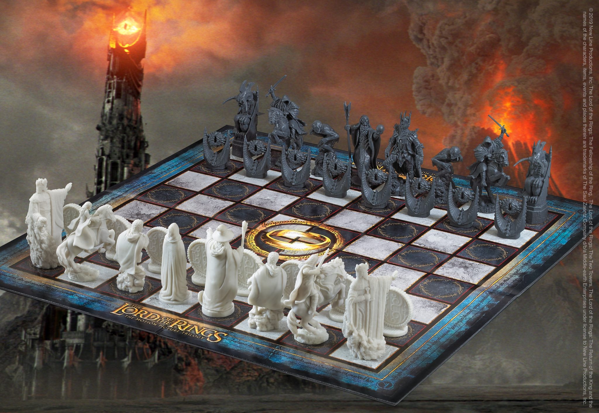 Sahovski_set_Noble_Collection___THE_LORD_OF_THE_RINGS___GIFTS___BATTLE_FOR_MIDDLE_EARTH_CHESS_0.jpg