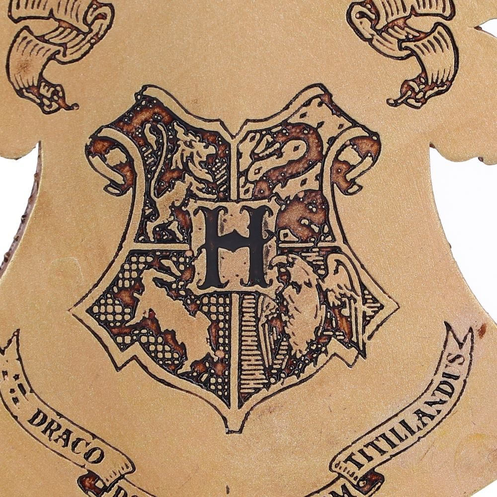 Viseci_ukras_Nemesis_Now_HARRY_POTTER_HOGWARTS_CREST__HANGING_ORNAMENT_8CM_0.jpg