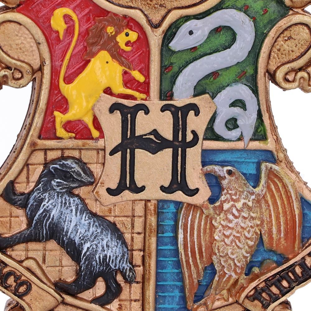 Viseci_ukras_Nemesis_Now_HARRY_POTTER_HOGWARTS_CREST__HANGING_ORNAMENT_8CM_0.jpg