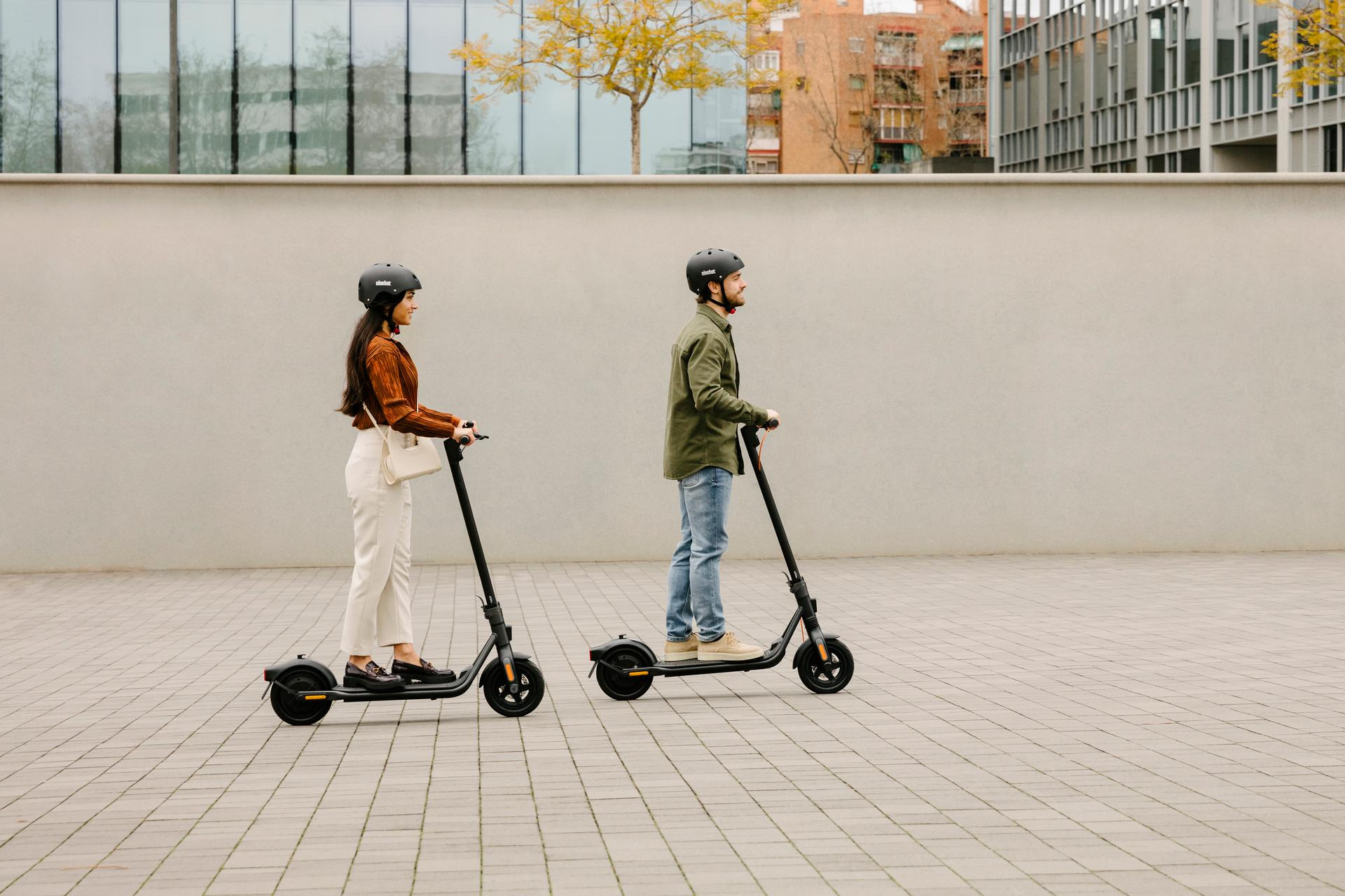 Elektricni_romobil_Segway_F2_E_5.jpg