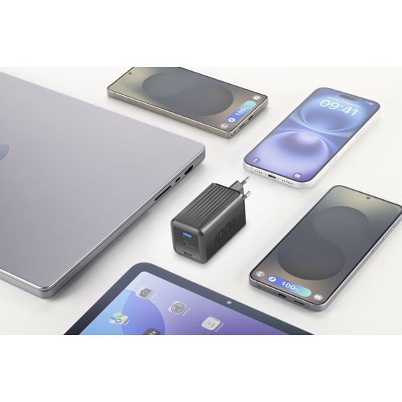 Kucni_punjac_Cellularline_Multipower,_GAN+,_2x_USB_C,_1x_USB_A,_100_W_2.jpg