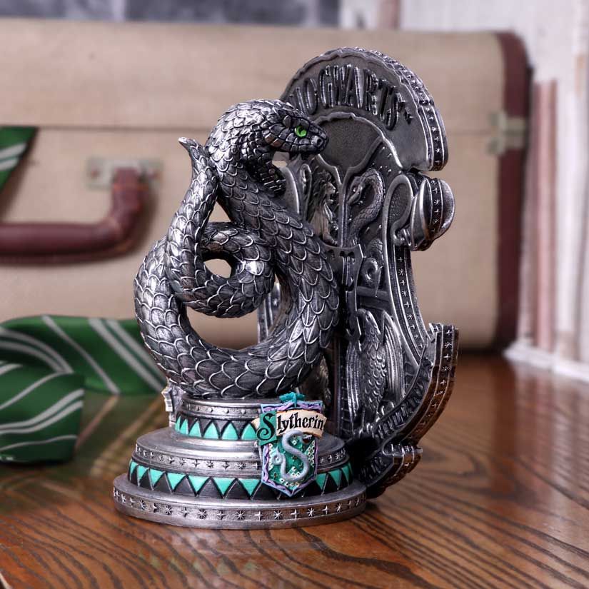 Drzac_za_knjige_NEMESIS_NOW_HARRY_POTTER_SLYTHERIN_BOOKEND_20CM_1.jpg