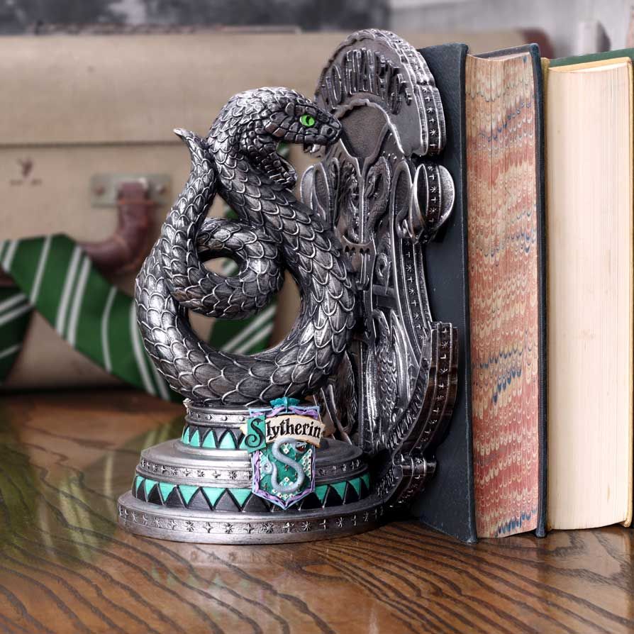 Drzac_za_knjige_NEMESIS_NOW_HARRY_POTTER_SLYTHERIN_BOOKEND_20CM_5.jpg