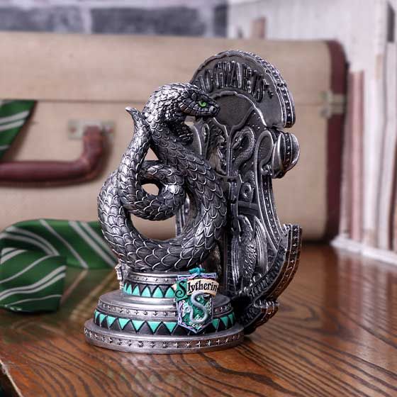 Drzac_za_knjige_NEMESIS_NOW_HARRY_POTTER_SLYTHERIN_BOOKEND_20CM_6.jpg