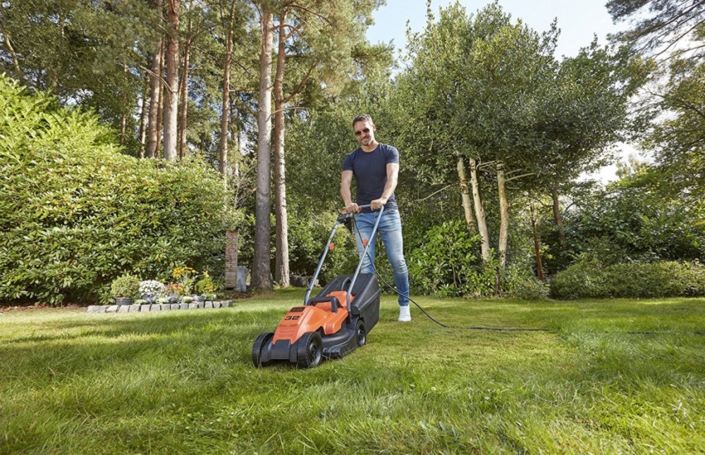 Kosilica_Black&Decker_rotacijska_1200W_32_cm_BEMW451_2.JPG