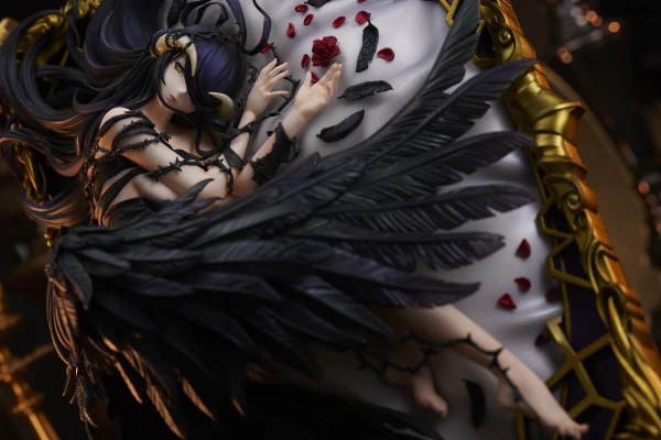 Figura_OVERLORD_1_7_SCALE_FIGURE___ALBEDO_(ENDING_VER__ART_BY_SO_BIN)_10.jpg