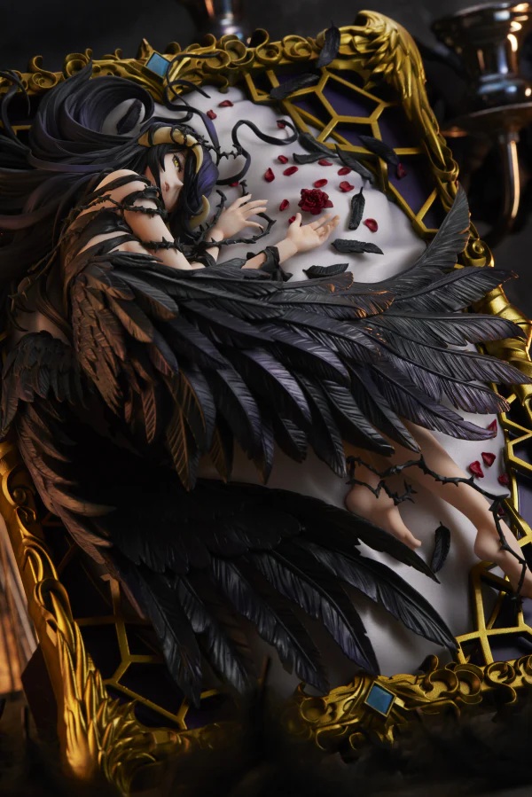 Figura_OVERLORD_1_7_SCALE_FIGURE___ALBEDO_(ENDING_VER__ART_BY_SO_BIN)_14.jpg