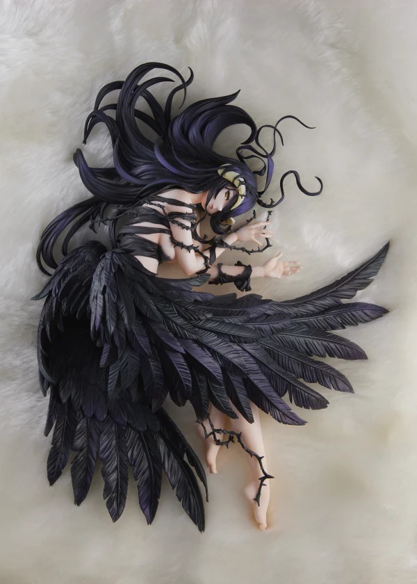 Figura_OVERLORD_1_7_SCALE_FIGURE___ALBEDO_(ENDING_VER__ART_BY_SO_BIN)_17.jpg