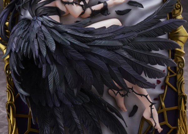 Figura_OVERLORD_1_7_SCALE_FIGURE___ALBEDO_(ENDING_VER__ART_BY_SO_BIN)_4.jpg
