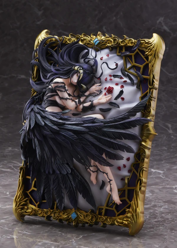 Figura_OVERLORD_1_7_SCALE_FIGURE___ALBEDO_(ENDING_VER__ART_BY_SO_BIN)_6.jpg