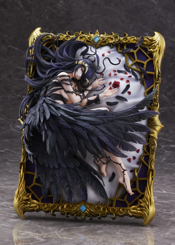 Figura_OVERLORD_1_7_SCALE_FIGURE___ALBEDO_(ENDING_VER__ART_BY_SO_BIN)_9.jpg