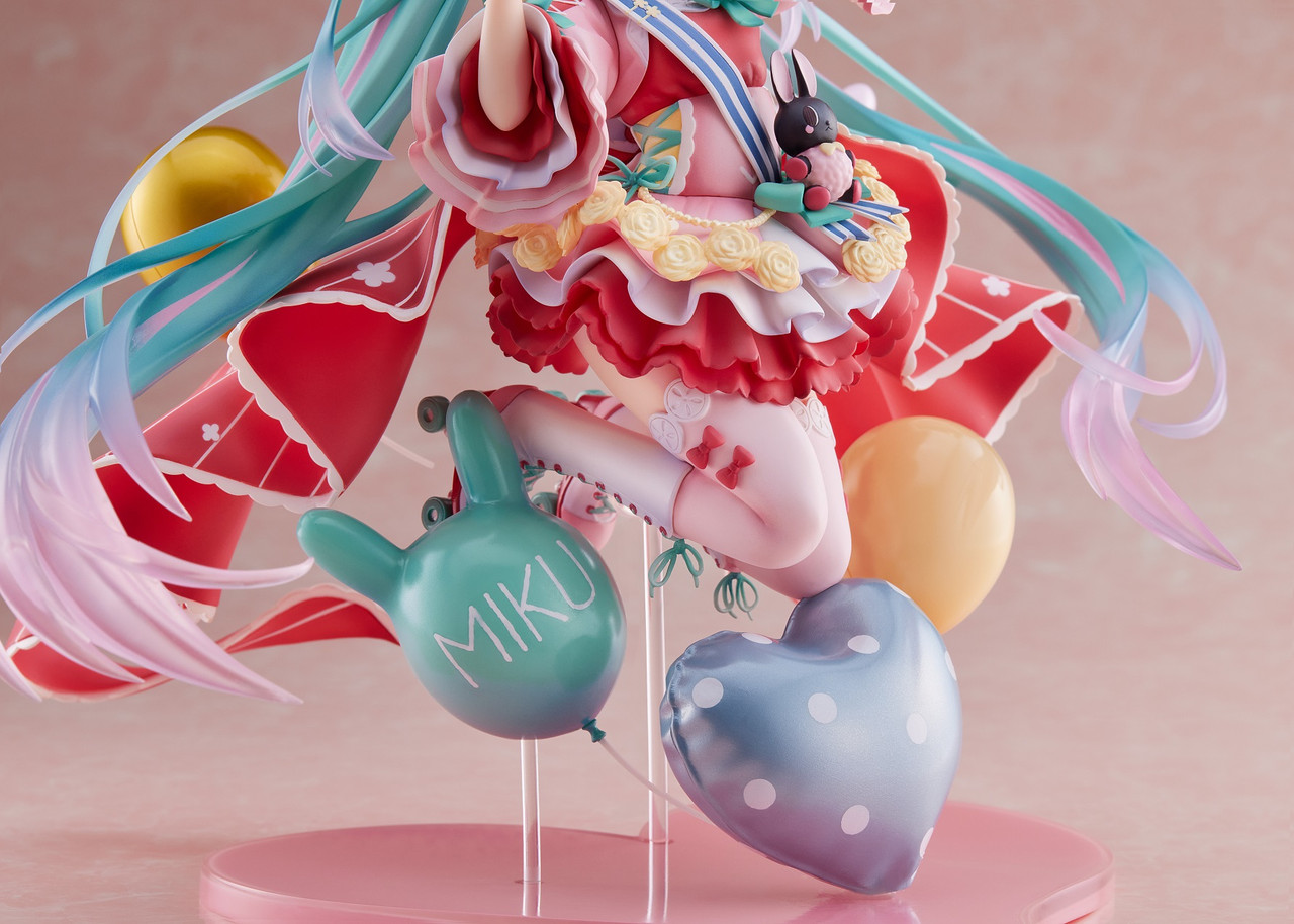 Figurica_HATSUNE_MIKU_1_7_SCALE_FIGURE___BIRTHDAY_2021_(PRETTY_RABBIT_VER_)_BY_SPIRITALE_2.jpg