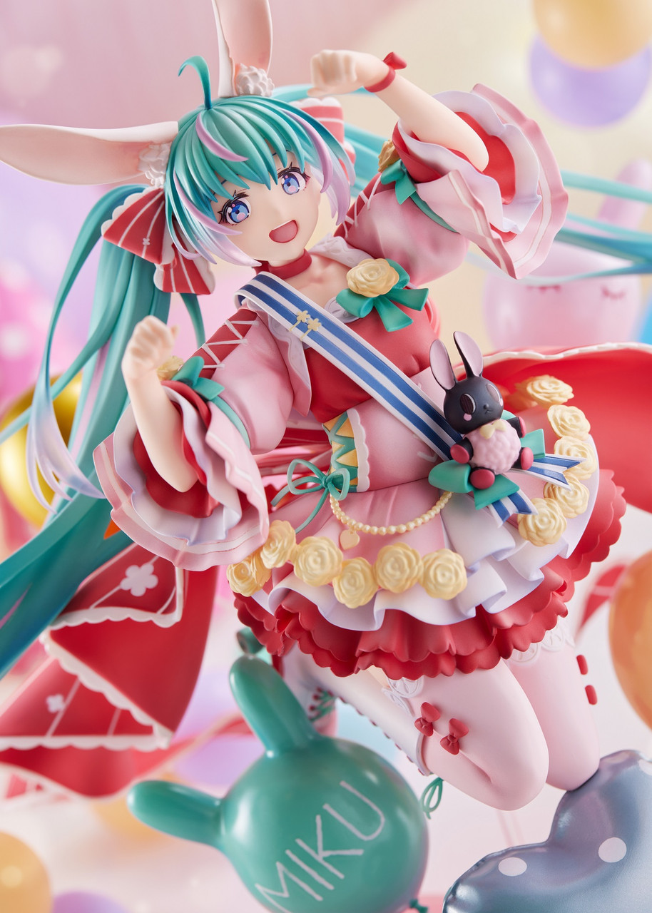 Figurica_HATSUNE_MIKU_1_7_SCALE_FIGURE___BIRTHDAY_2021_(PRETTY_RABBIT_VER_)_BY_SPIRITALE_5.jpg