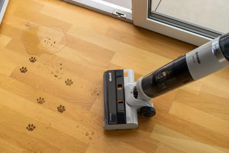 Mokro_suhi_stapni_usisavac_Gorenje_SFC216100G_0.png