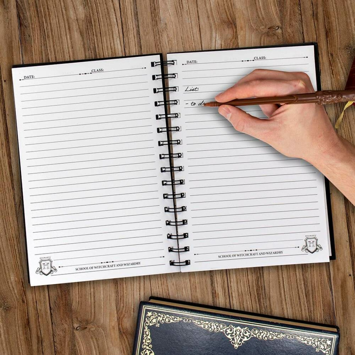 Biljeznica_Blue_Sky_Harry_Potter_A5_Wiro_Notebook___Hogwarts_Shield_1.jpg