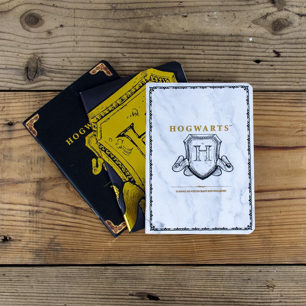 Biljeznica_Blue_Sky_Harry_Potter_A6_Notebooks_3pk___Hogwarts_Shield_1.jpg