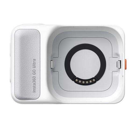 Kamera_Insta360_GO_Ultra_Stand_(Arctic_White)_4.jpg